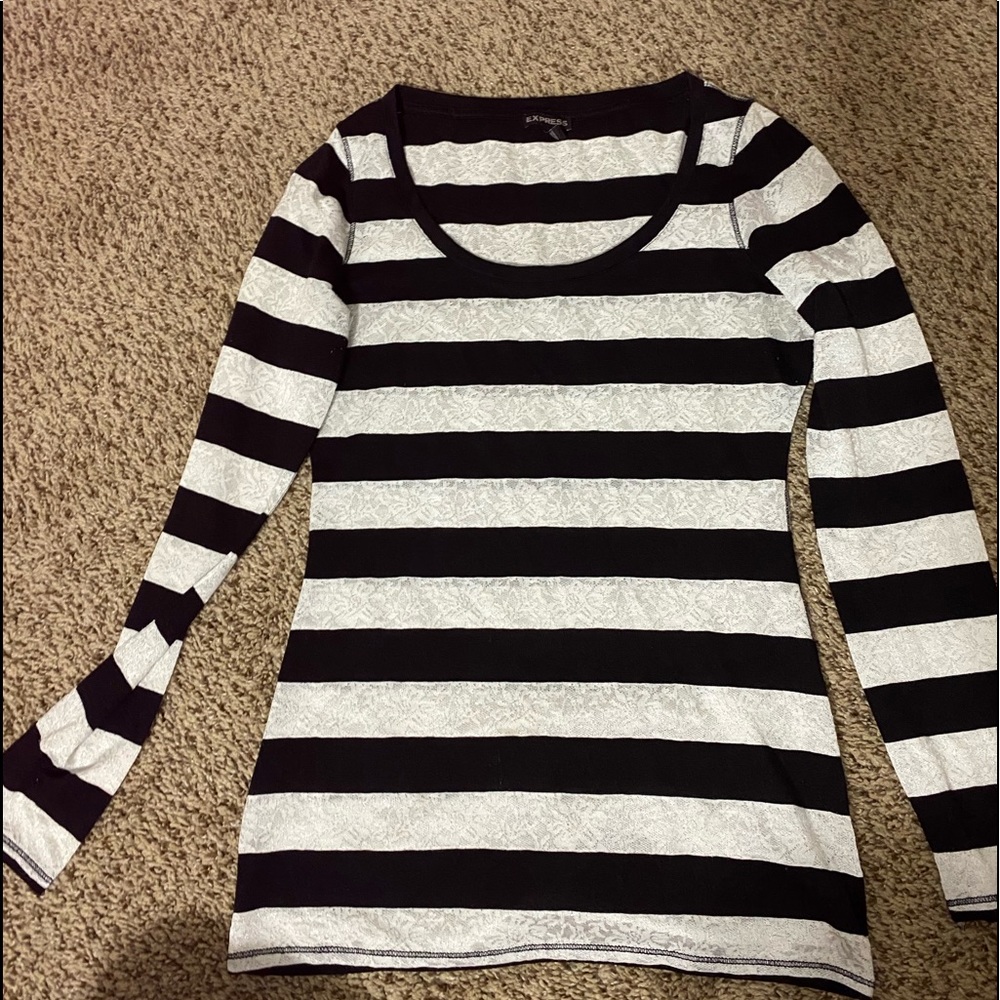 Express long sleeve small